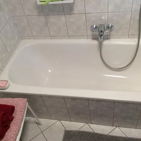 Ξενοδοχείο με διαμερίσματα In Rot, Fraenkisches Design, Balkon In Nur 50 Schritten Zum Radweg, Ideal For Long Stay, Relocation 3*